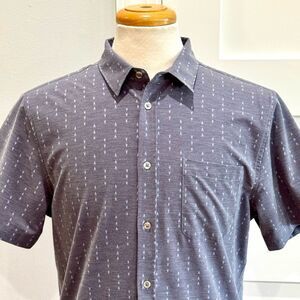 Vuori Bridge Short Sleeve Shirt. Large.